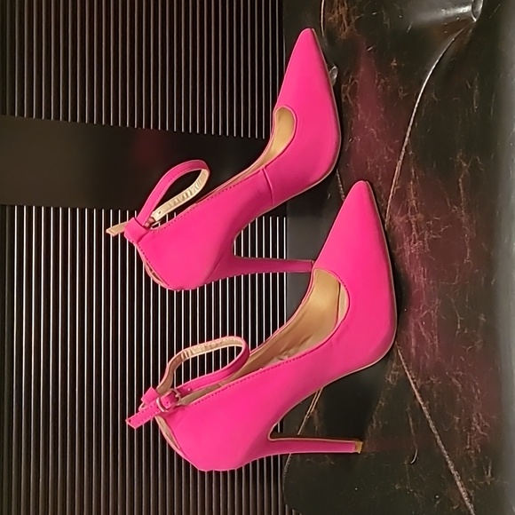 Barbie Pink Heels - Picture 5 of 10